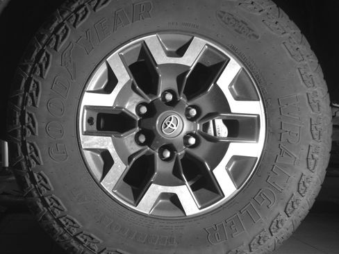 Used 2023 Toyota Tacoma TRD Off-Road AWD/4WD image 9