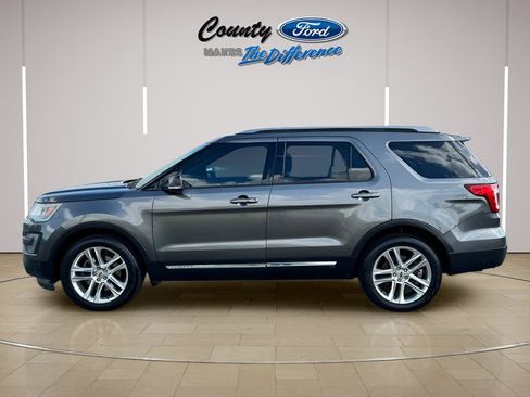 Used 2016 Ford Explorer XLT w/ Equipment Group 201A FWD image 3