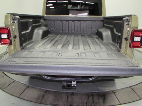 New 2025 Jeep Gladiator Rubicon image 13