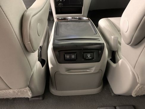 Used 2020 Toyota Sienna XLE FWD image 35