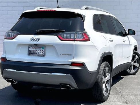 Used 2019 Jeep Cherokee Limited w/ Technology Group FWD image 13