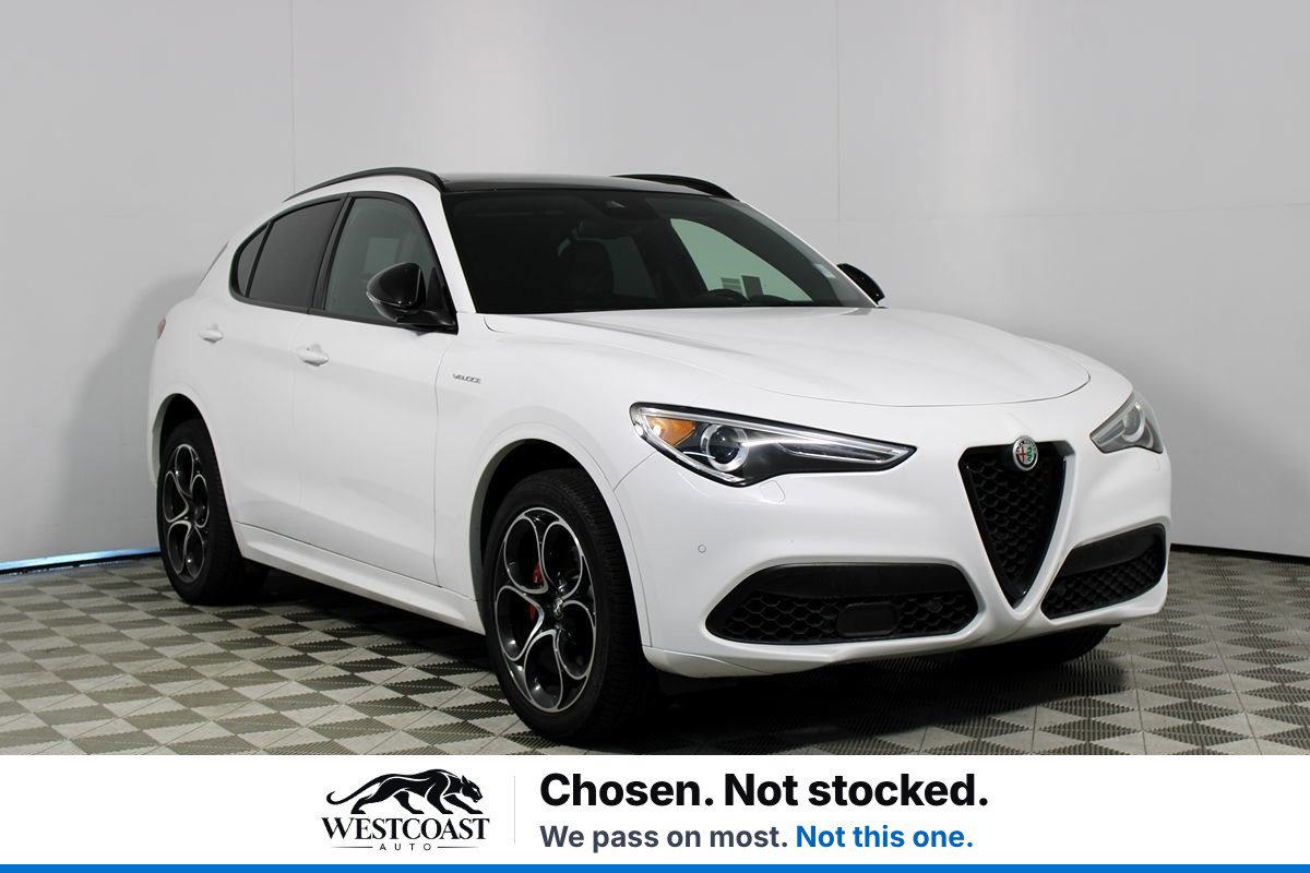 Used 2023 Alfa Romeo Stelvio Veloce AWD/4WD image 1