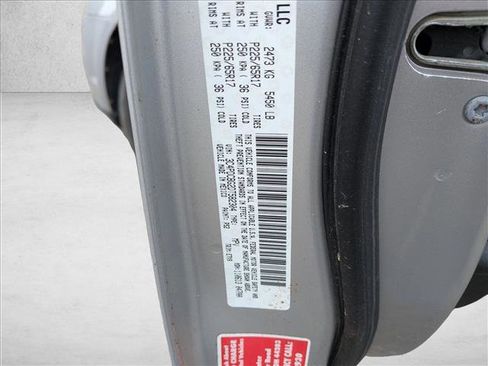 Used 2013 Dodge Journey SXT w/ Flexible Seating Group image 12