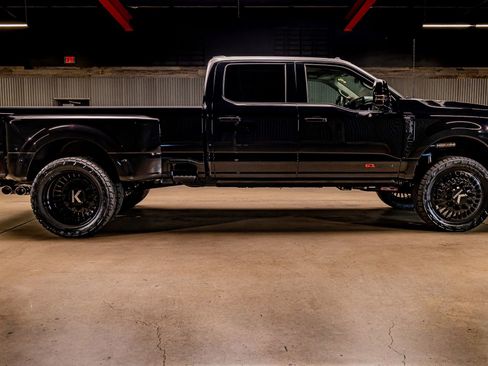 Used 2026 Ford F350 Platinum w/ Platinum Plus Package image 11