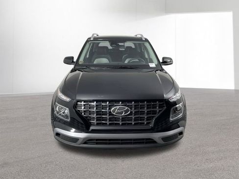Certified 2025 Hyundai Venue SEL image 16