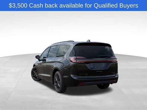 New 2026 Chrysler Pacifica Limited w/ S Appearance Package image 3