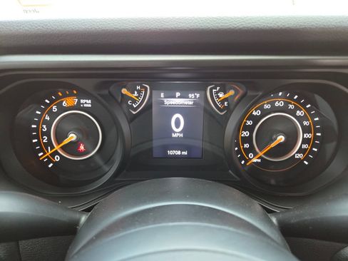 Used 2025 Jeep Wrangler Unlimited Sport AWD/4WD image 34