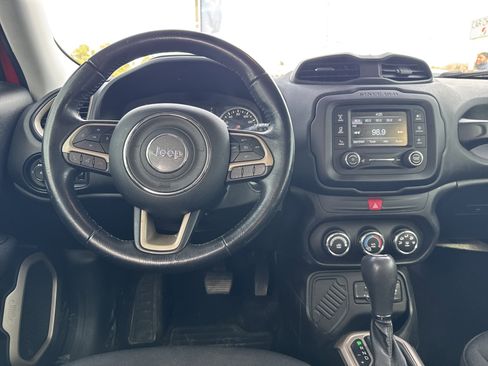 Used 2017 Jeep Renegade Latitude image 12