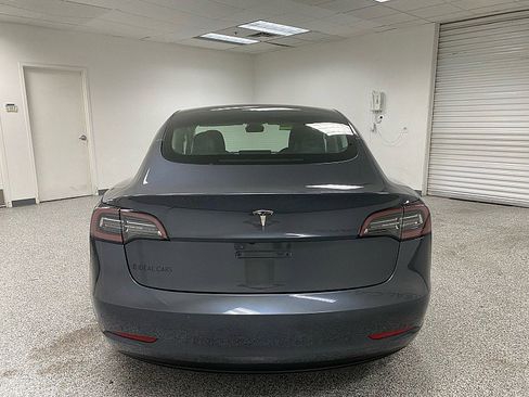 Used 2021 Tesla Model 3 Standard Range Plus image 7