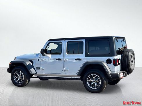 Used 2024 Jeep Wrangler Unlimited Sport AWD/4WD image 4