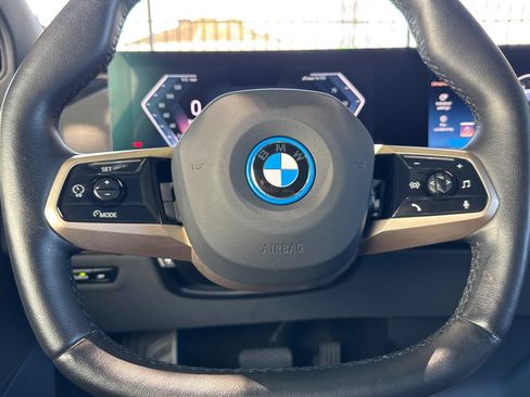 Used 2025 BMW iX xDrive50 AWD/4WD image 23