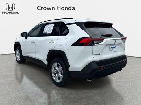 Used 2021 Toyota RAV4 XLE FWD image 3
