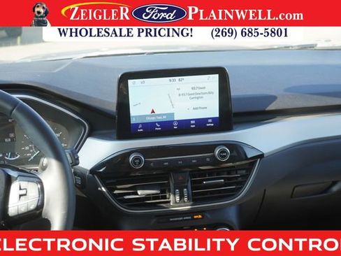 Used 2022 Ford Escape SE w/ Cold Weather Package image 14