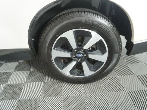 Used 2018 Subaru Forester 2.5i Premium AWD/4WD image 18