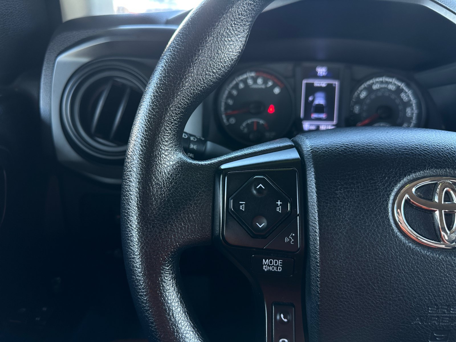 Used 2023 Toyota Tacoma SR w/ SR Convenience Package RWD image 19