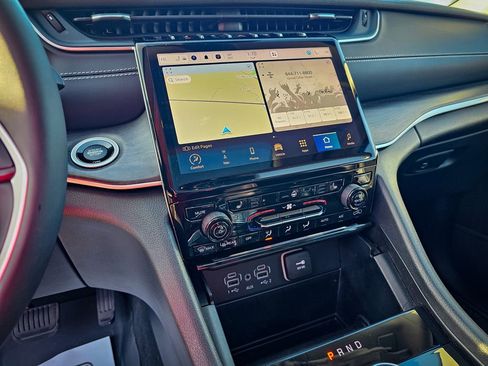 Certified 2024 Jeep Grand Cherokee L Limited image 22