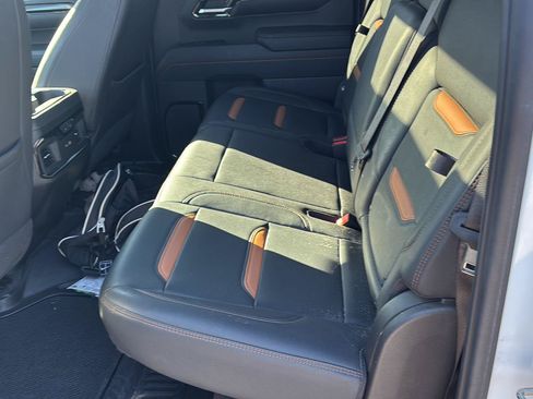 Used 2023 GMC Sierra 1500 AT4 w/ AT4 Premium Package AWD/4WD image 15