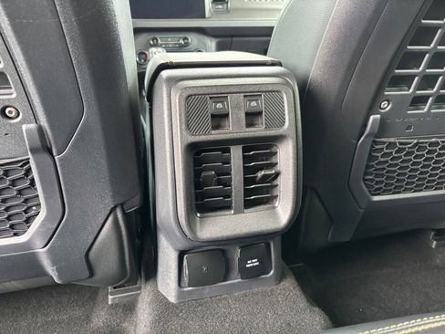 Used 2025 Ford Bronco Badlands AWD/4WD image 36
