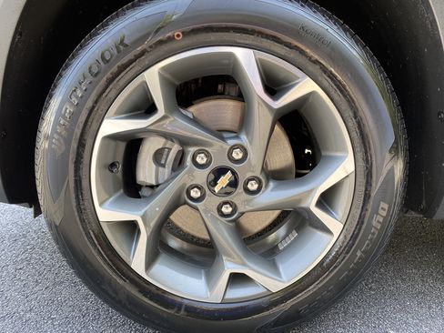 Used 2024 Chevrolet Trax LT w/ LT Convenience Package FWD image 39