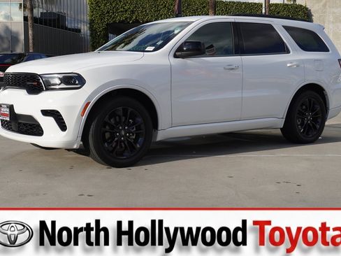Used 2023 Dodge Durango GT image 4