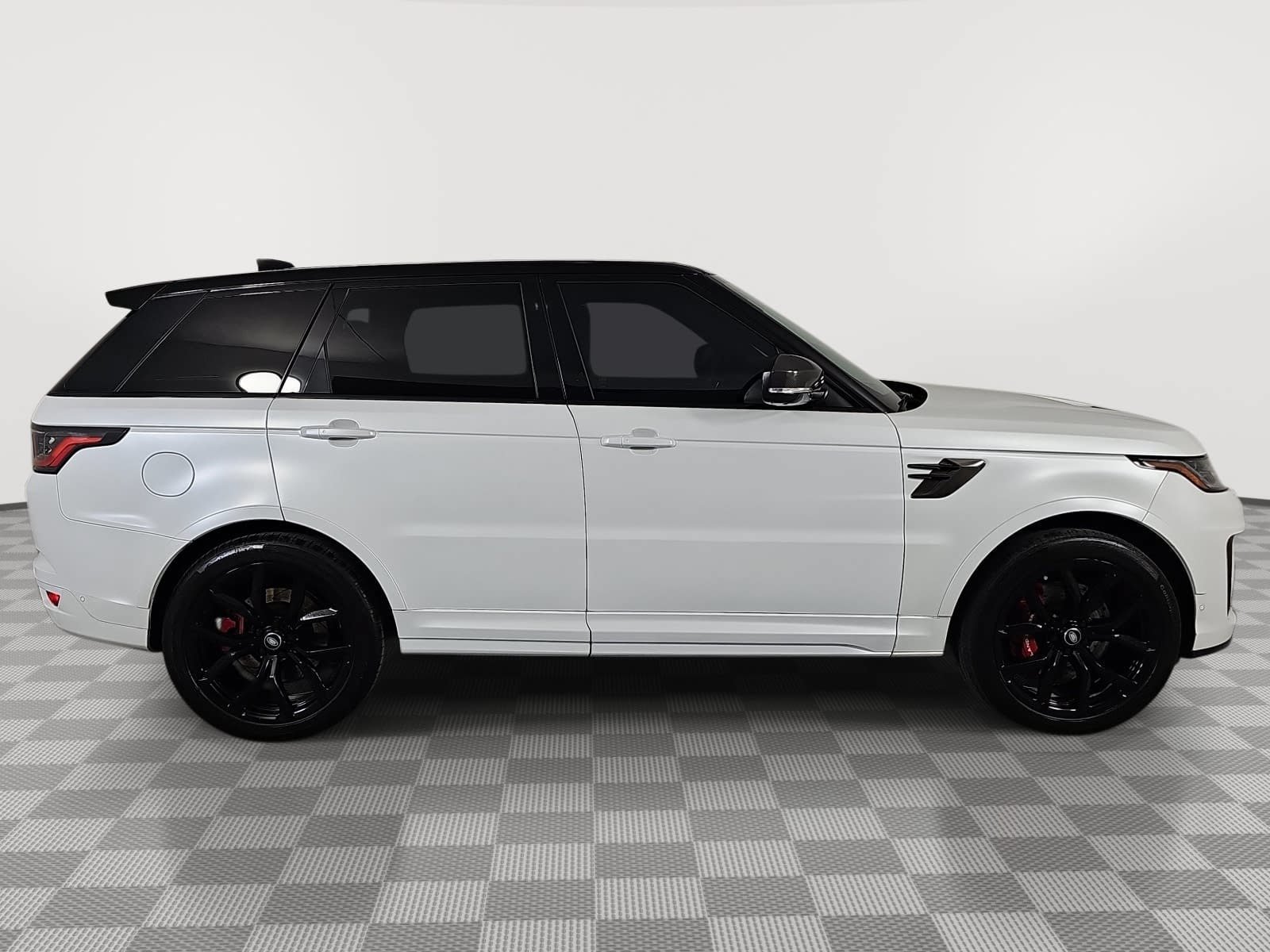 Used 2018 Land Rover Range Rover Sport SVR AWD/4WD image 9