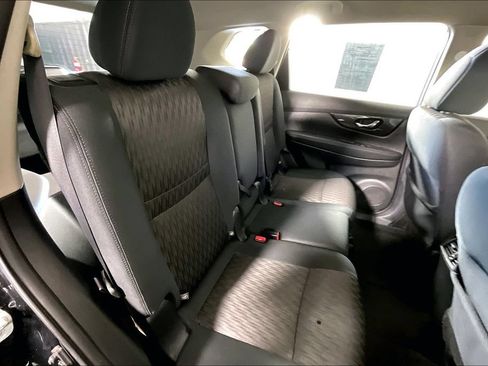 Used 2018 Nissan Rogue S FWD image 32