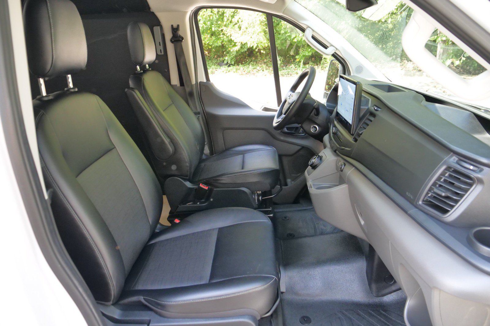 Used 2022 Ford E-Transit Low Roof w/ Load Area Protection Package RWD image 36