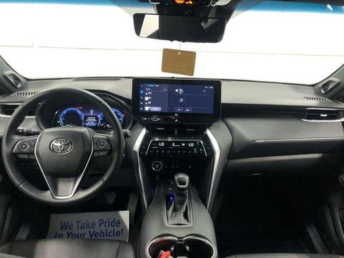Used 2023 Toyota Venza Limited image 15