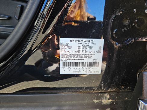 Certified 2022 Ford Explorer XLT w/ Equipment Group 202A image 26