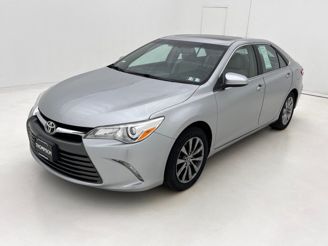 Used 2015 Toyota Camry XLE w/ Moonroof Package FWD image 4