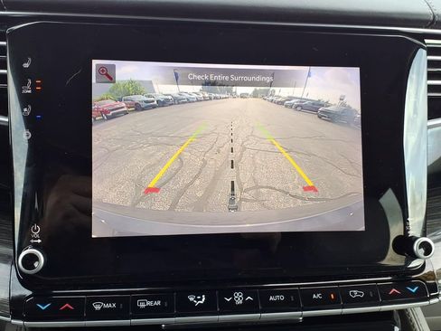 Used 2022 Jeep Wagoneer Series II w/ Premium Group I AWD/4WD image 27