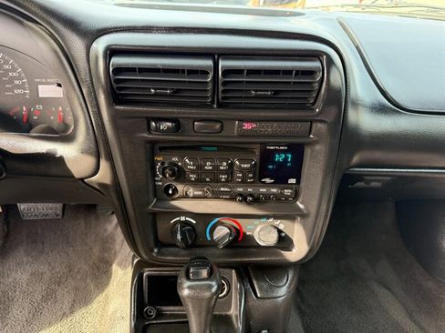 Used 2002 Chevrolet Camaro LT w/ Preferred Equipment Group 1 RWD image 16