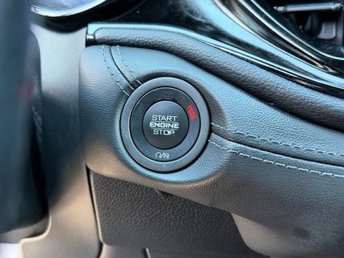 Used 2022 Dodge Durango GT image 17