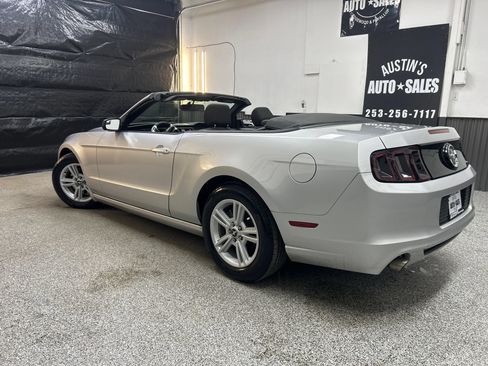 Used 2014 Ford Mustang Convertible w/ Equipment Group 102A RWD image 4