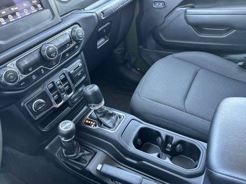 Used 2023 Jeep Wrangler Unlimited Sport AWD/4WD image 29