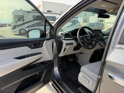 Used 2018 Honda Odyssey EX image 13