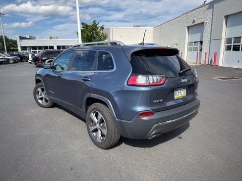 Used 2020 Jeep Renegade Latitude w/ Popular Equipment Group AWD/4WD image 4