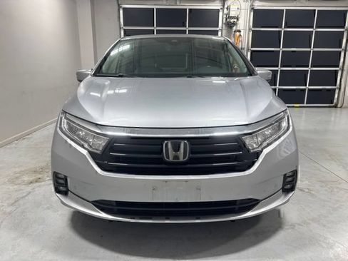 Used 2023 Honda Odyssey Touring image 2