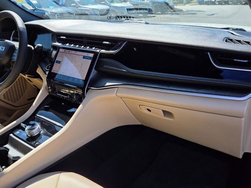 Used 2023 Jeep Grand Cherokee 4WD 4xe image 55