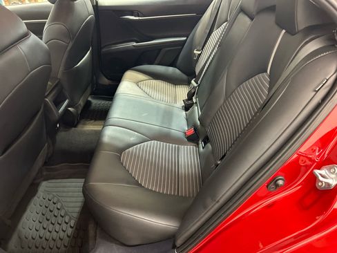 Used 2024 Toyota Camry SE FWD image 5