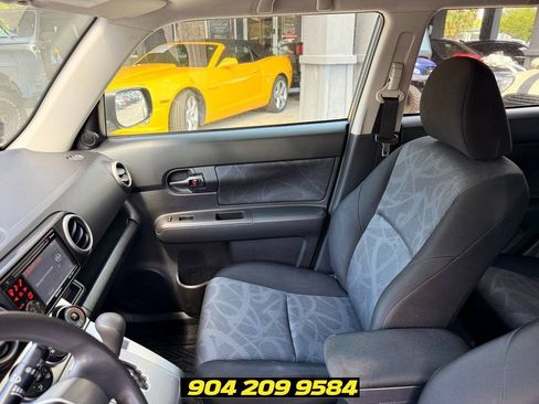 Used 2012 Scion xB FWD image 23