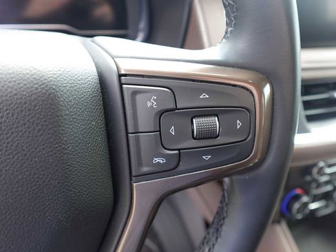 Used 2024 Chevrolet Suburban High Country AWD/4WD image 17