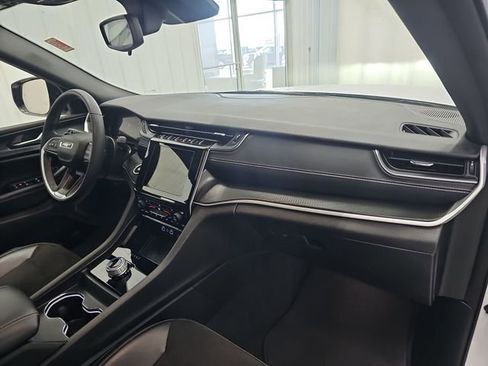 Used 2023 Jeep Grand Cherokee L Altitude image 28