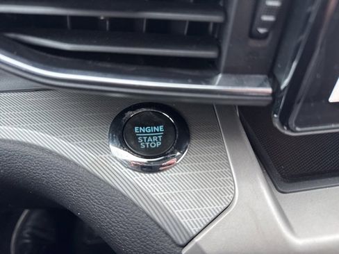 Used 2022 Ford Explorer XLT w/ Equipment Group 202A image 31