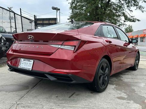 Used 2023 Hyundai Elantra SEL FWD image 5
