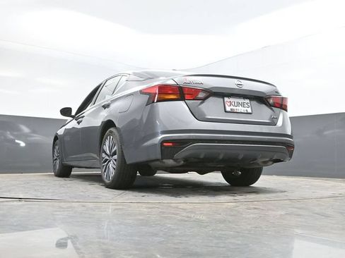 Used 2024 Nissan Altima 2.5 SV AWD/4WD image 50