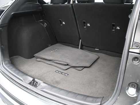 Used 2023 Nissan Kicks S image 12