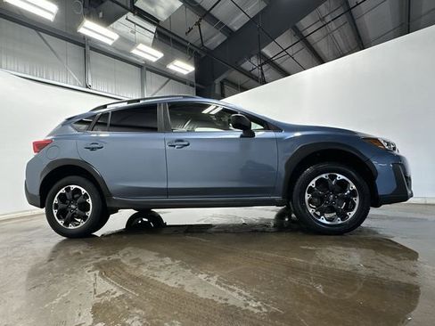 Certified 2021 Subaru Crosstrek 2.0i image 3