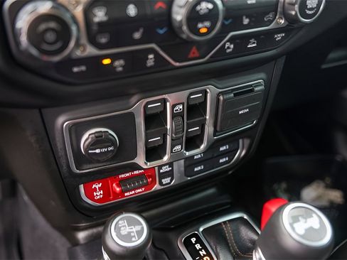 Used 2021 Jeep Wrangler Unlimited Rubicon w/ Xtreme Recon 35" Tire Package image 20