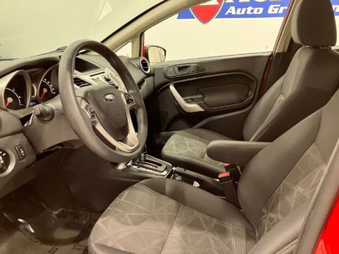 Used 2013 Ford Fiesta SE FWD image 42